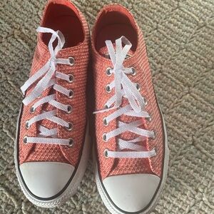 🦊Crazy orange sneaker. Notice the material. Great shape and very “in”.